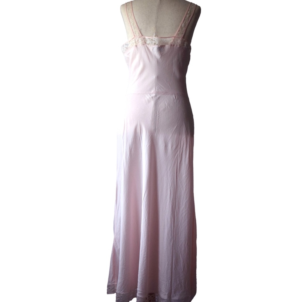 Antique 1950s Nightgown – Elegant Silky Bias Cut in Delicate Pink - Small - Picture 3 of 6